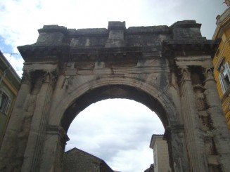 Pula - Cu vestigiile romane