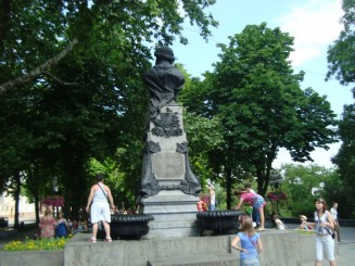 Odessa  cu Plaja "Arcadia"  (Prietenii ştiu de ce)