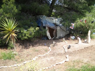 Grecia, Halkidiki: Ouranopolis (casuta de boschetar, cu alee, cu ceas la intrare, cu tot ce trebuie...)