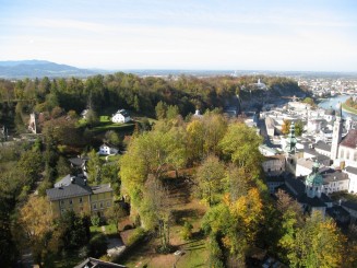 Austria: orasul Salzburg vazut de la Fortareata Hohensalzburg