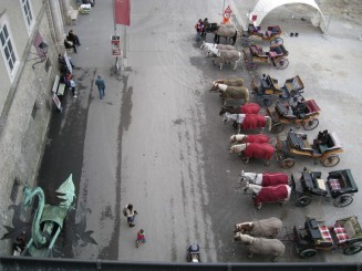 Salzburg, vedere de la una din ferestrele Palatului Residenz
