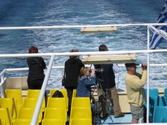 Grecia, cu vaporul pe langa Muntele Athos