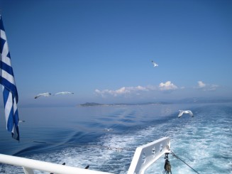 Grecia, cu vaporul pe langa Muntele Athos