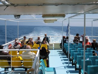 Grecia, cu vaporul pe langa Muntele Athos