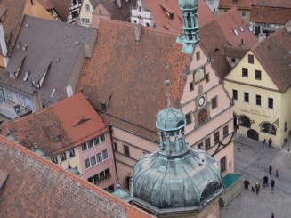 Germania, Rothenburg ob der Tauber: Birtul Sfetnicilor vazut din Turnul Primariei