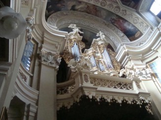 Întotdeauna  fermecătoare