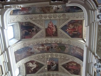 Întotdeauna  fermecătoare