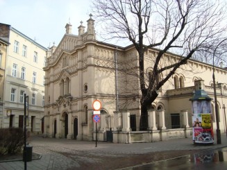 Întotdeauna  fermecătoare