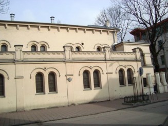 Întotdeauna  fermecătoare