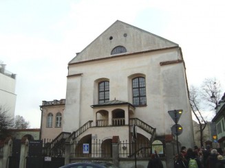 Întotdeauna  fermecătoare