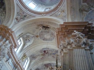 Întotdeauna  fermecătoare