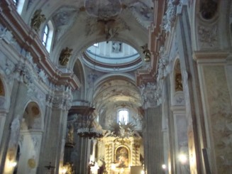 Întotdeauna  fermecătoare