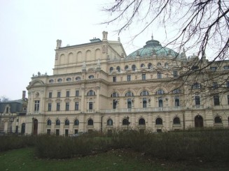 Întotdeauna  fermecătoare