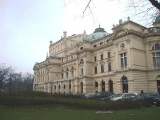 Întotdeauna  fermecătoare