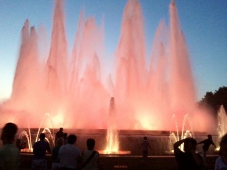 SPECTACOL FANTANILE MAGICE