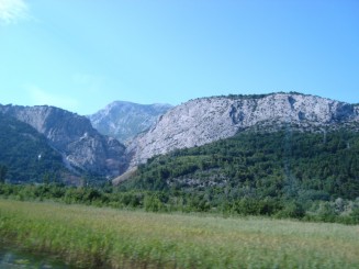Croatia - Staţiunea Omis şi rafting în canionul râului Cetina.