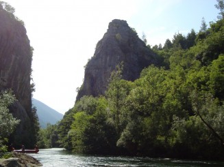 Croatia - Staţiunea Omis şi rafting în canionul râului Cetina.
