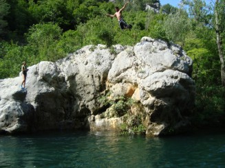 Croatia - Staţiunea Omis şi rafting în canionul râului Cetina.
