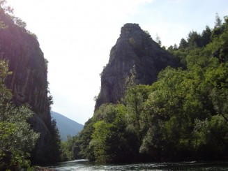 Croatia - Staţiunea Omis şi rafting în canionul râului Cetina.
