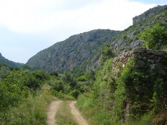 Croatia - Staţiunea Omis şi rafting în canionul râului Cetina.