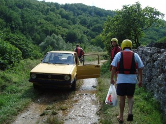 Croatia - Staţiunea Omis şi rafting în canionul râului Cetina.