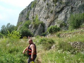 Croatia - Staţiunea Omis şi rafting în canionul râului Cetina.
