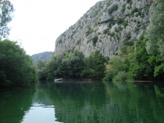 Croatia - Staţiunea Omis şi rafting în canionul râului Cetina.