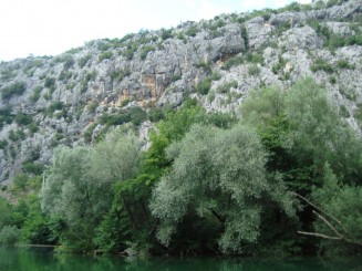 Croatia - Staţiunea Omis şi rafting în canionul râului Cetina.