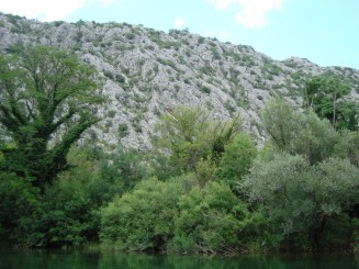 Croatia - Staţiunea Omis şi rafting în canionul râului Cetina.