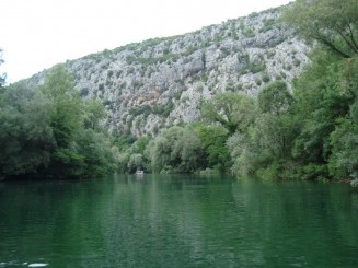 Croatia - Staţiunea Omis şi rafting în canionul râului Cetina.