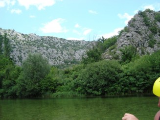 Croatia - Staţiunea Omis şi rafting în canionul râului Cetina.