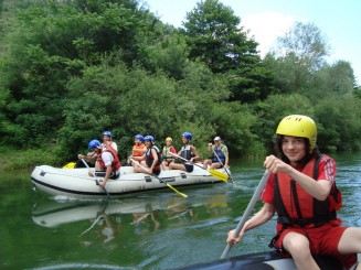 Croatia - Staţiunea Omis şi rafting în canionul râului Cetina.