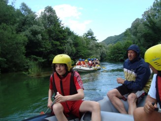 Croatia - Staţiunea Omis şi rafting în canionul râului Cetina.