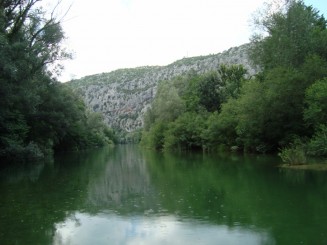 Croatia - Staţiunea Omis şi rafting în canionul râului Cetina.