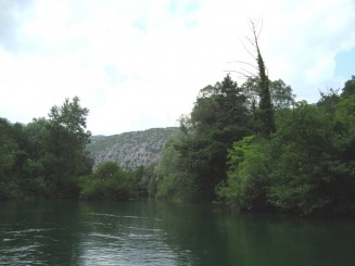 Croatia - Staţiunea Omis şi rafting în canionul râului Cetina.