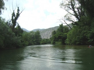 Croatia - Staţiunea Omis şi rafting în canionul râului Cetina.