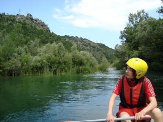 Croatia - Staţiunea Omis şi rafting în canionul râului Cetina.