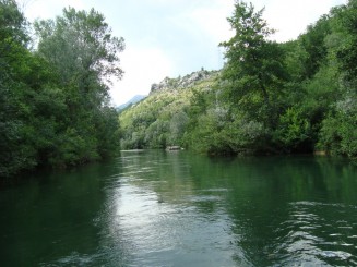 Croatia - Staţiunea Omis şi rafting în canionul râului Cetina.