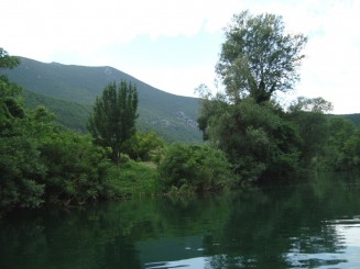 Croatia - Staţiunea Omis şi rafting în canionul râului Cetina.