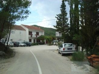 Croatia - Staţiunea Omis şi rafting în canionul râului Cetina.