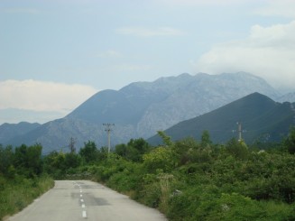 Croatia - Staţiunea Omis şi rafting în canionul râului Cetina.