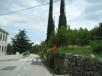 Croatia - Staţiunea Omis şi rafting în canionul râului Cetina.