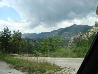 Croatia - Staţiunea Omis şi rafting în canionul râului Cetina.