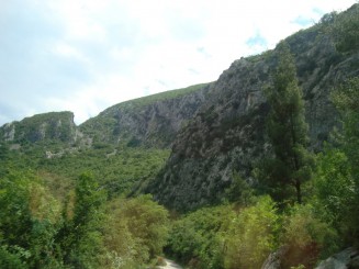 Croatia - Staţiunea Omis şi rafting în canionul râului Cetina.