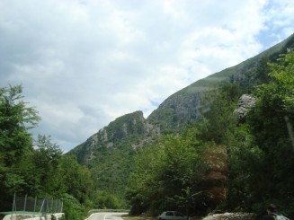 Croatia - Staţiunea Omis şi rafting în canionul râului Cetina.