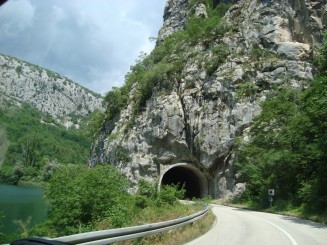 Croatia - Staţiunea Omis şi rafting în canionul râului Cetina.