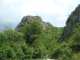 Croatia - Staţiunea Omis şi rafting în canionul râului Cetina.
