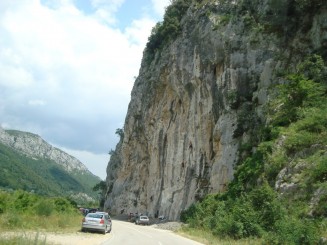 Croatia - Staţiunea Omis şi rafting în canionul râului Cetina.