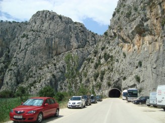 Croatia - Staţiunea Omis şi rafting în canionul râului Cetina.