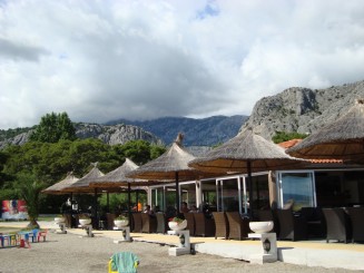 Croatia - Staţiunea Omis şi rafting în canionul râului Cetina.
